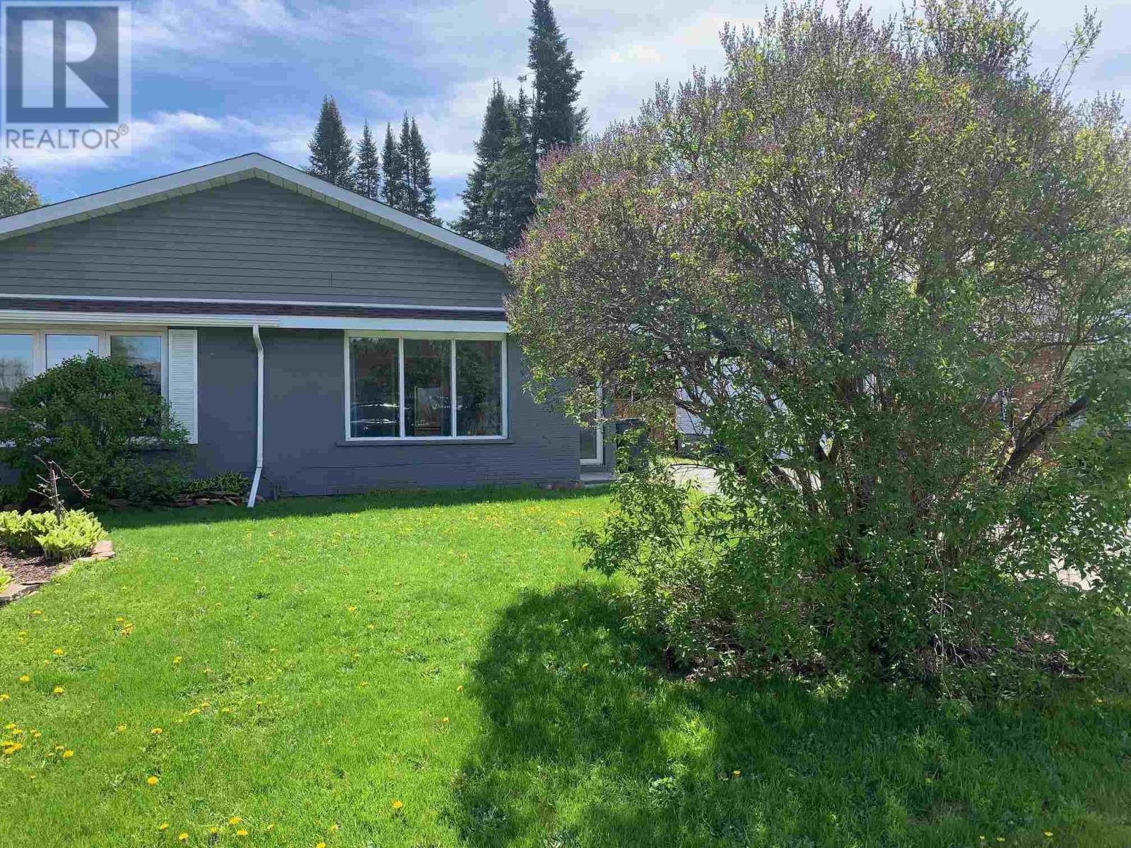 71 Williams St, Sault Ste. Marie, Ontario  P6A 5V3 - Photo 2 - SM251272