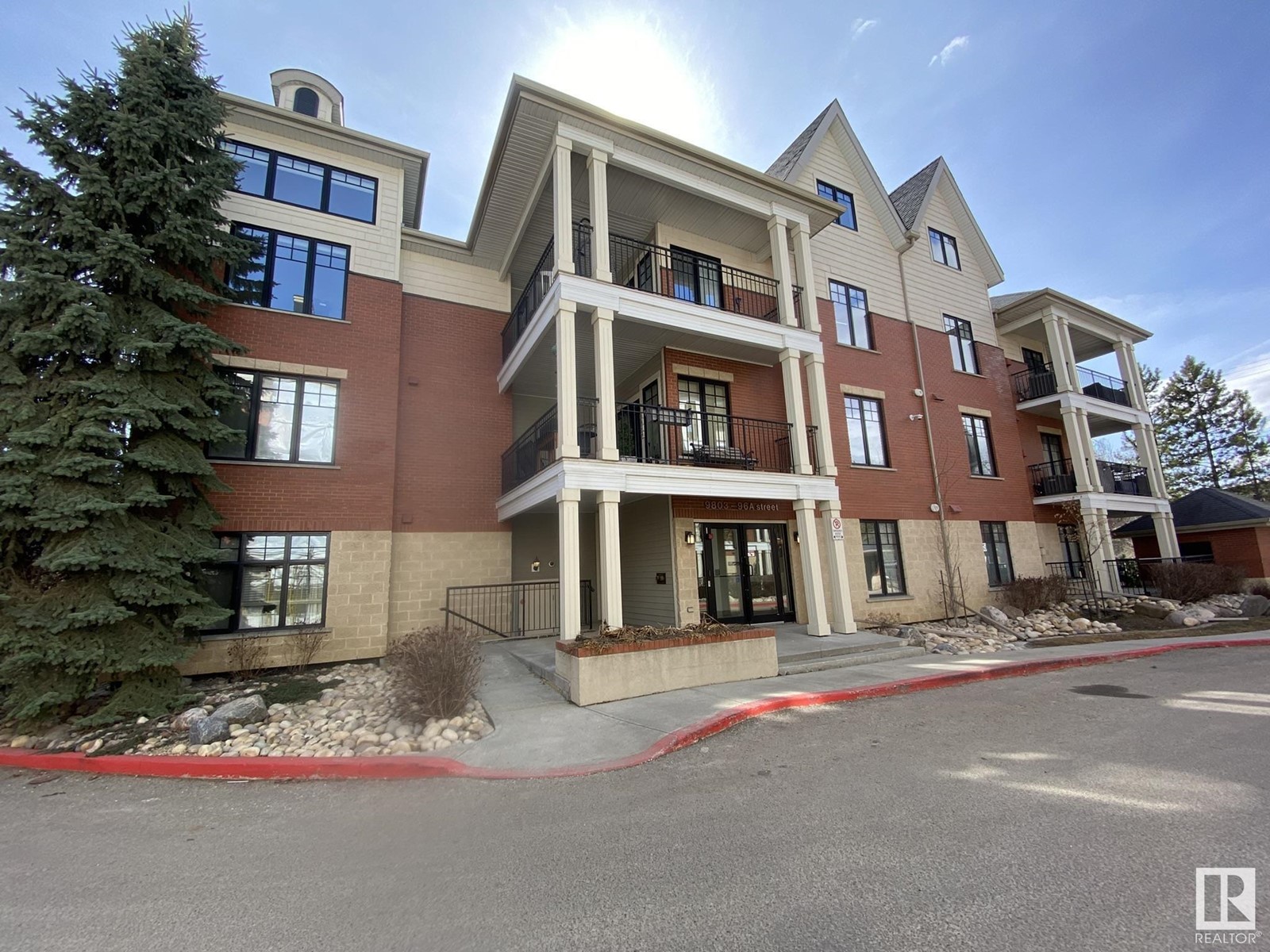 #304 9803 96A ST NW, Edmonton, Alberta