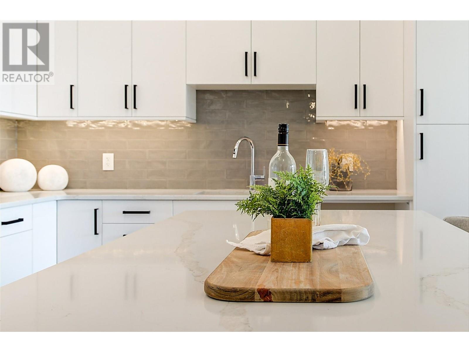 732 Coopland Crescent Unit# 4, Kelowna, British Columbia  V1Y 2V1 - Photo 12 - 10349524