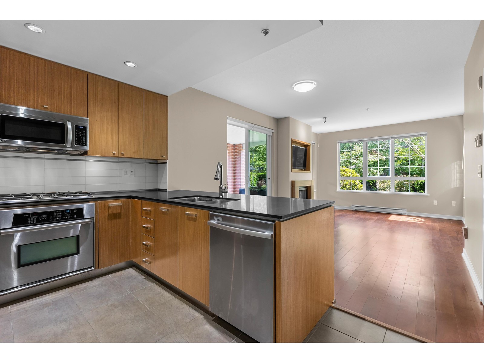 170 2940 King George Boulevard, Surrey, British Columbia  V4P 0E5 - Photo 3 - R3007772