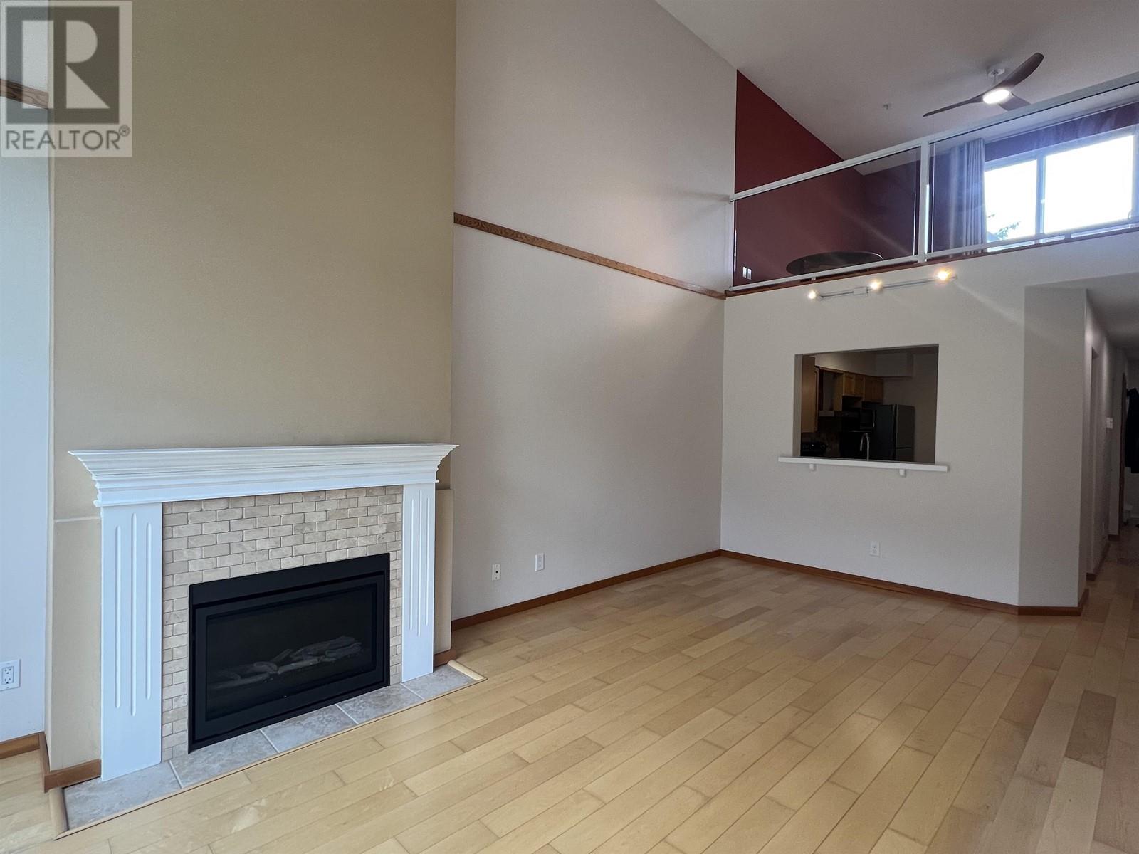 305 1468 Pemberton Avenue, Squamish, British Columbia  V8B 0K2 - Photo 3 - R3007398