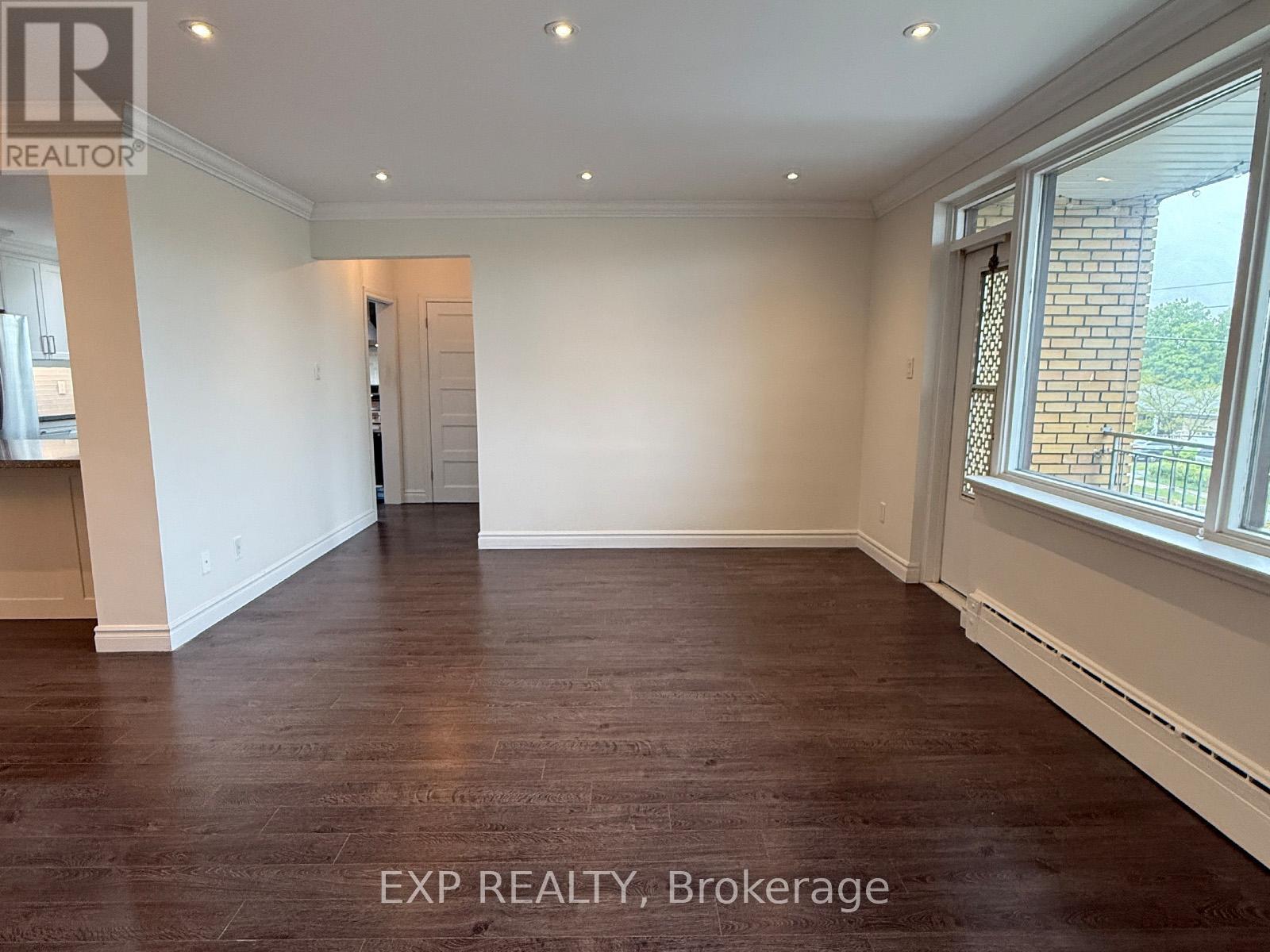 3 - 250 Wilmington Avenue, Toronto, Ontario  M3H 5K3 - Photo 7 - C12176816