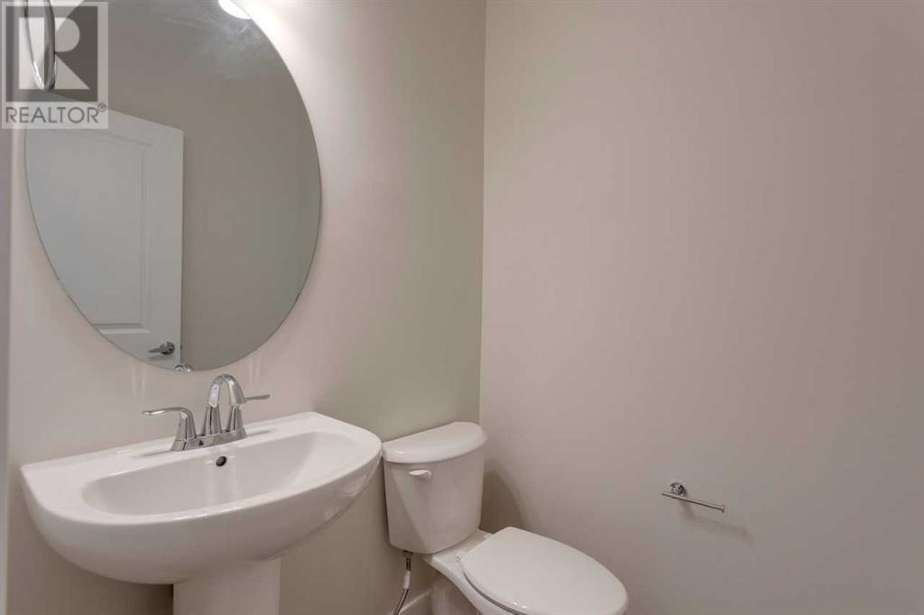 Property at 304 Edith Place NW image 3