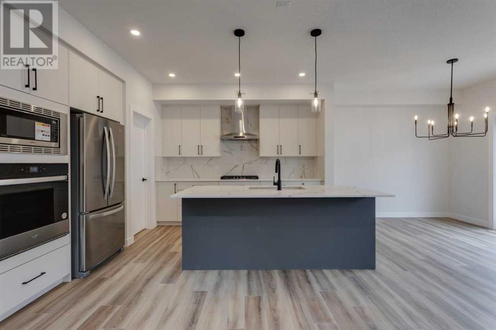 Property at 308 Edith Place NW image 2