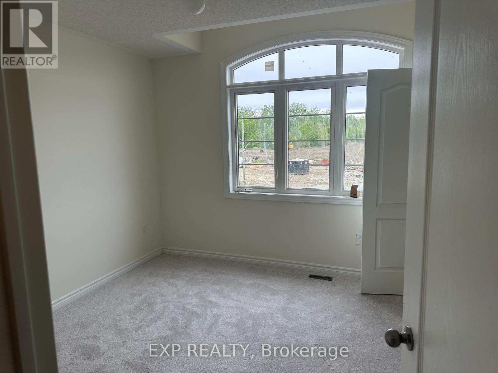 1 Wayne Allison Drive, Georgina, Ontario  L0E 1R0 - Photo 11 - N12176784