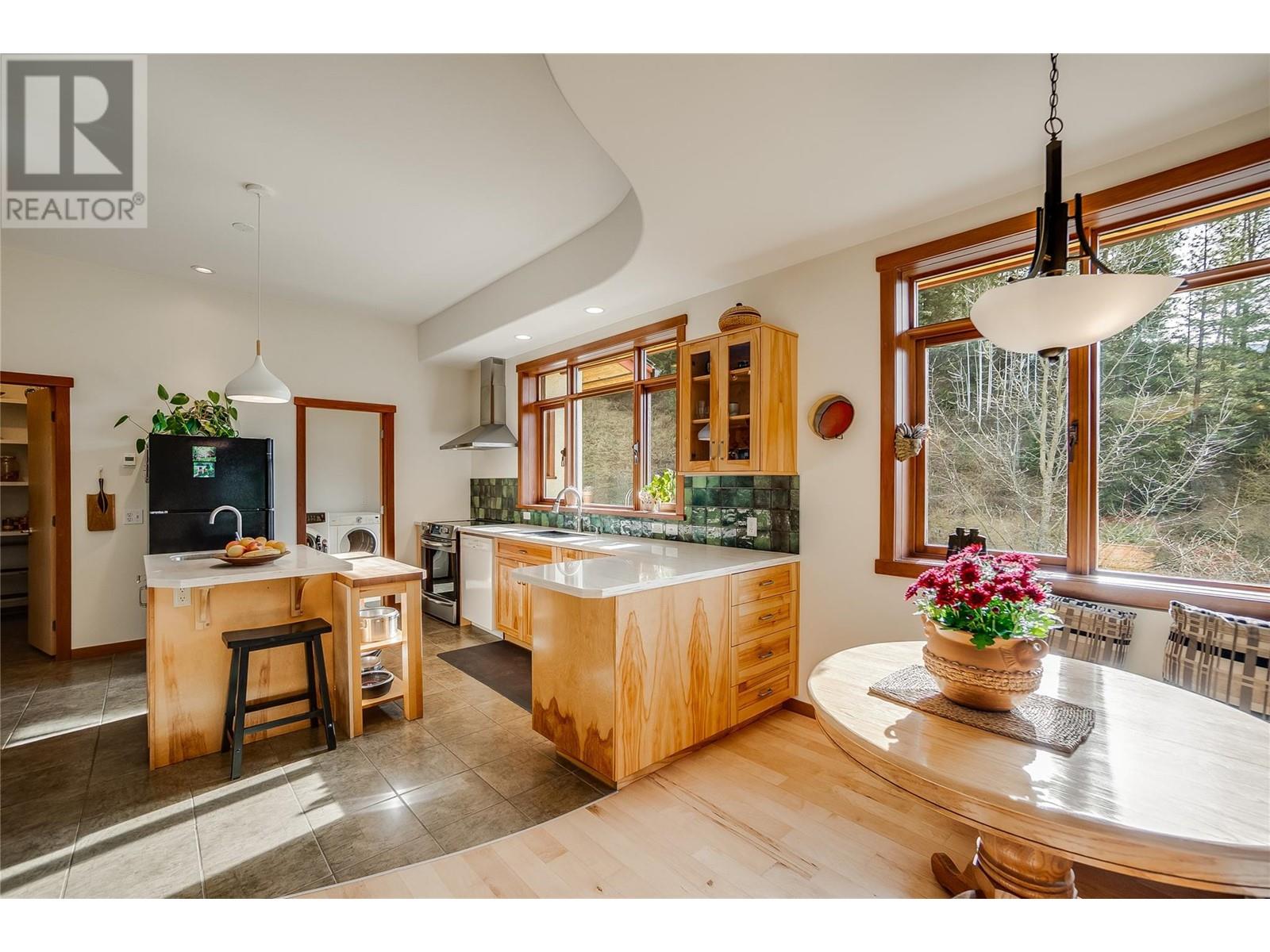 3092 Poohachoff Road, Slocan Park, British Columbia  V0G 2E0 - Photo 23 - 10342798