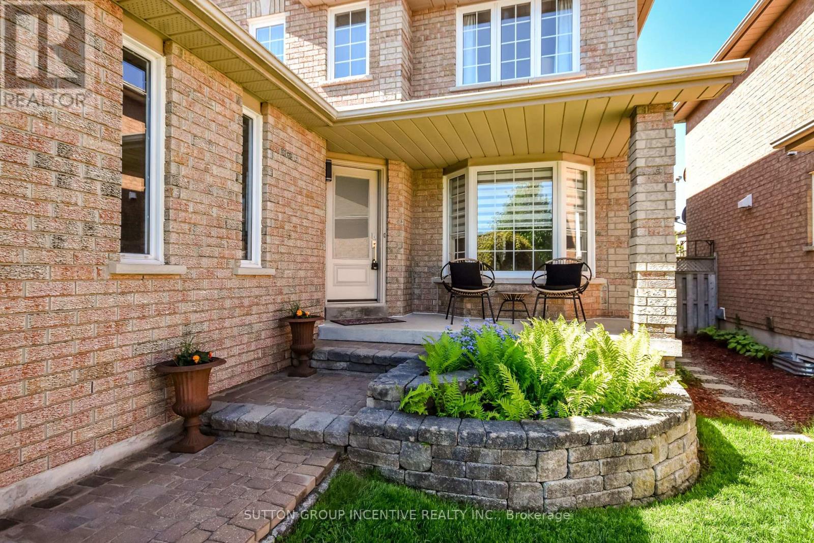53 Taylor Drive, Barrie, Ontario  L4N 8K6 - Photo 2 - S12176747