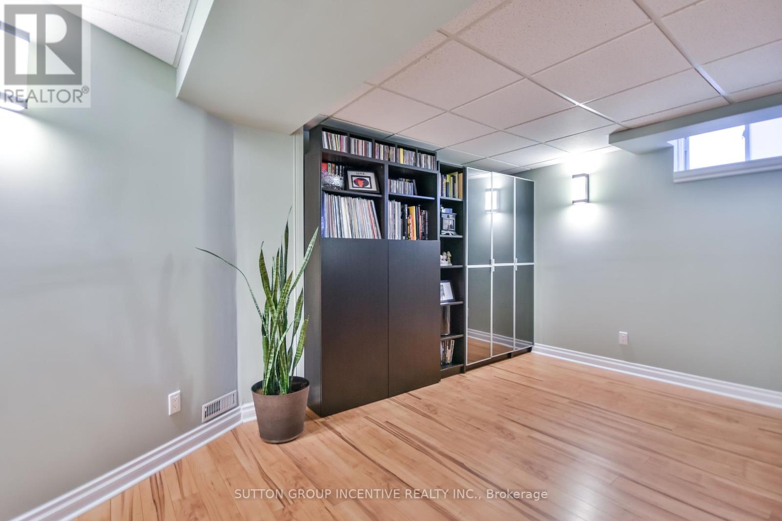 53 Taylor Drive, Barrie, Ontario  L4N 8K6 - Photo 26 - S12176747