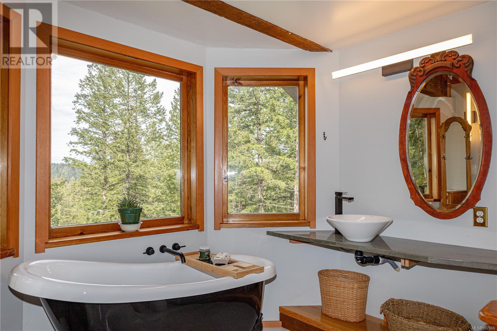 1821 Hyacinthe Bay Rd, Quadra Island, British Columbia  V0P 1H0 - Photo 45 - 997966