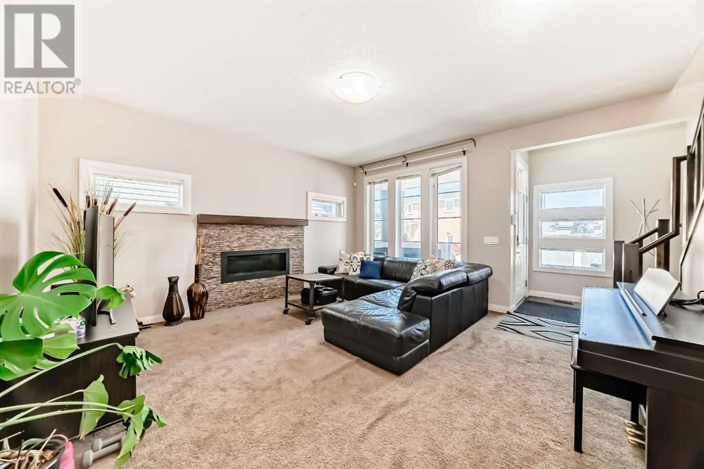 Property at 53 Redstone Villas NE image 3