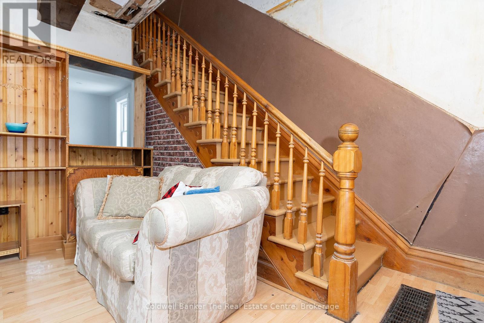 24 Elizabeth Street W, Clearview, Ontario  L0M 1G0 - Photo 7 - S12096248