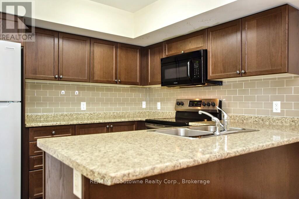 116 - 2441 Greenwich Drive, Oakville, Ontario  L6M 0S3 - Photo 5 - W12176937