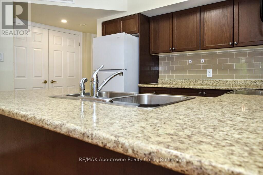 116 - 2441 Greenwich Drive, Oakville, Ontario  L6M 0S3 - Photo 6 - W12176937