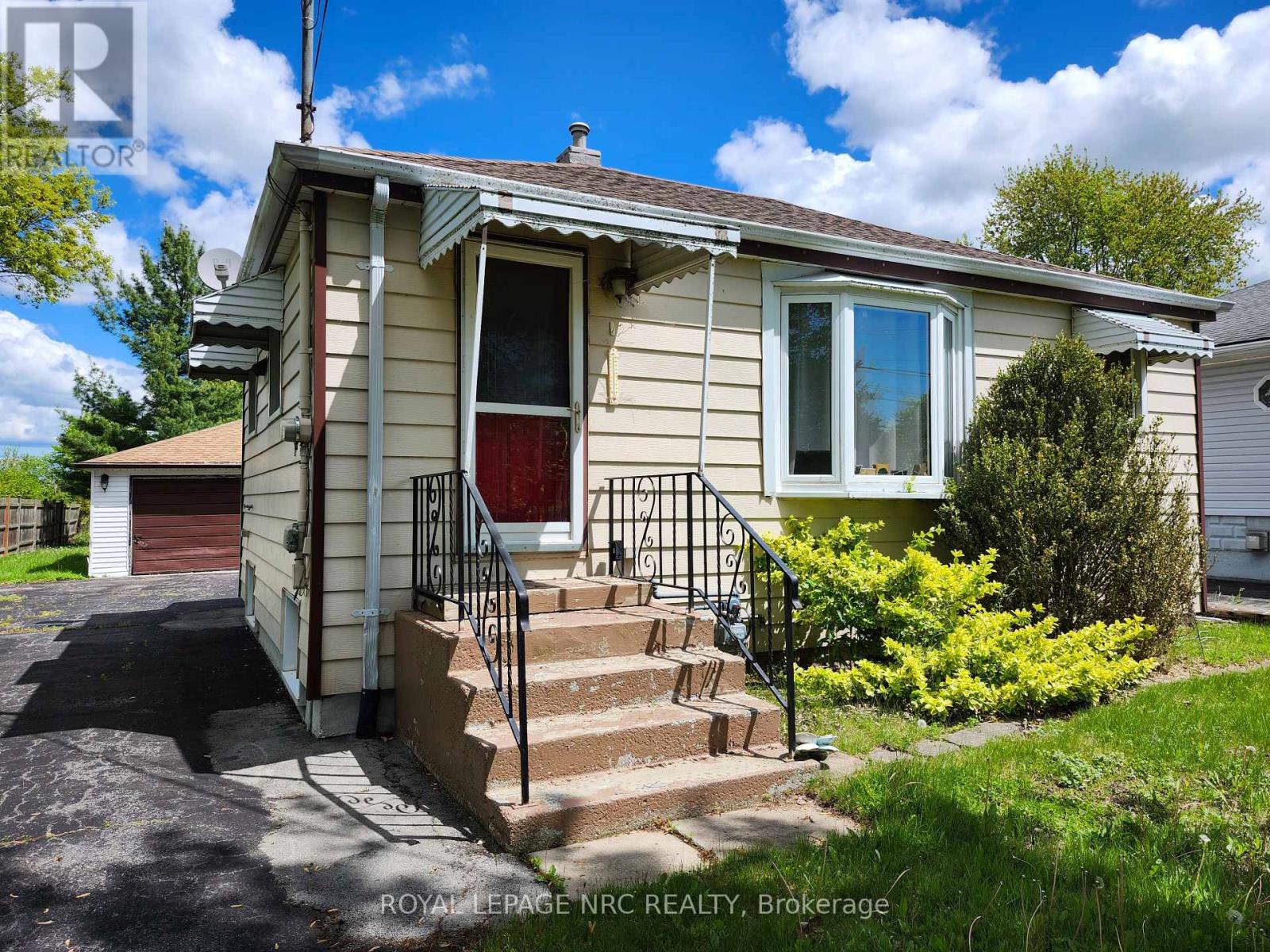 Property at 1384 KILLALY STREET E image 2