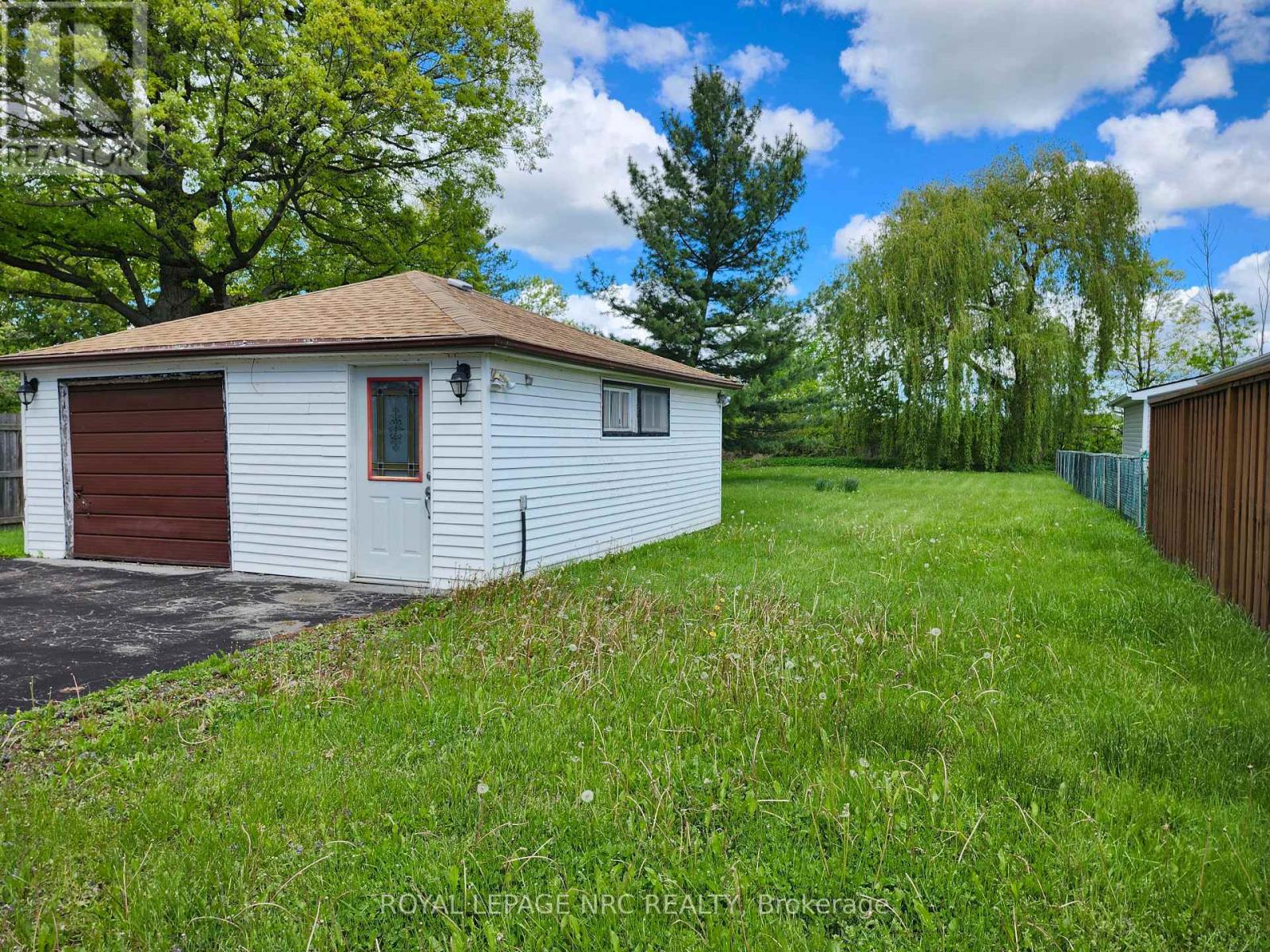 Property at 1384 KILLALY STREET E image 5