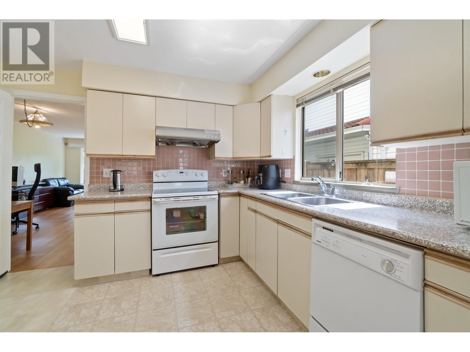 8489 French Street, Vancouver, British Columbia  V6P 4W3 - Photo 22 - R3007659