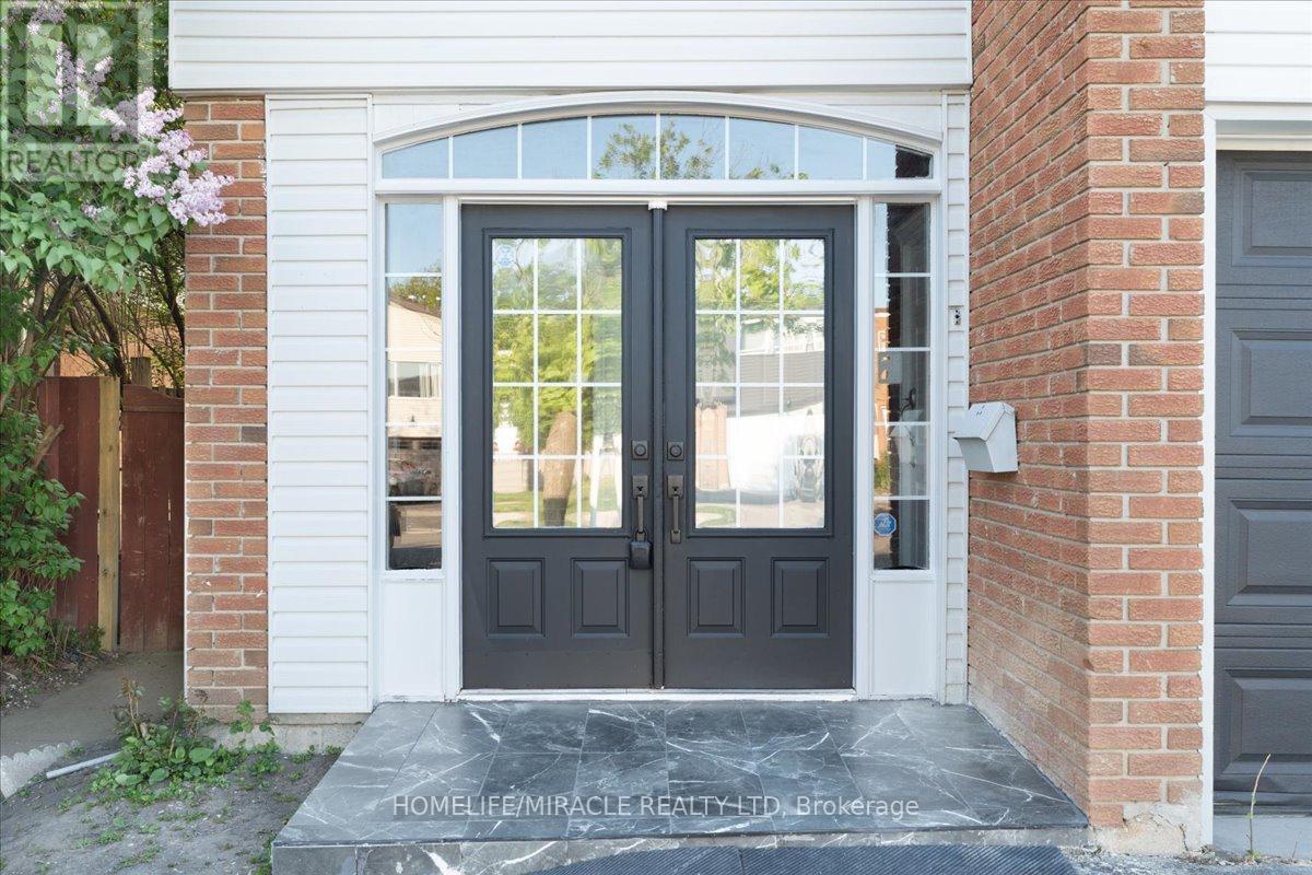 41 Horne Drive, Brampton (Brampton North), Ontario  L6V 2V2 - Photo 2 - W12176730