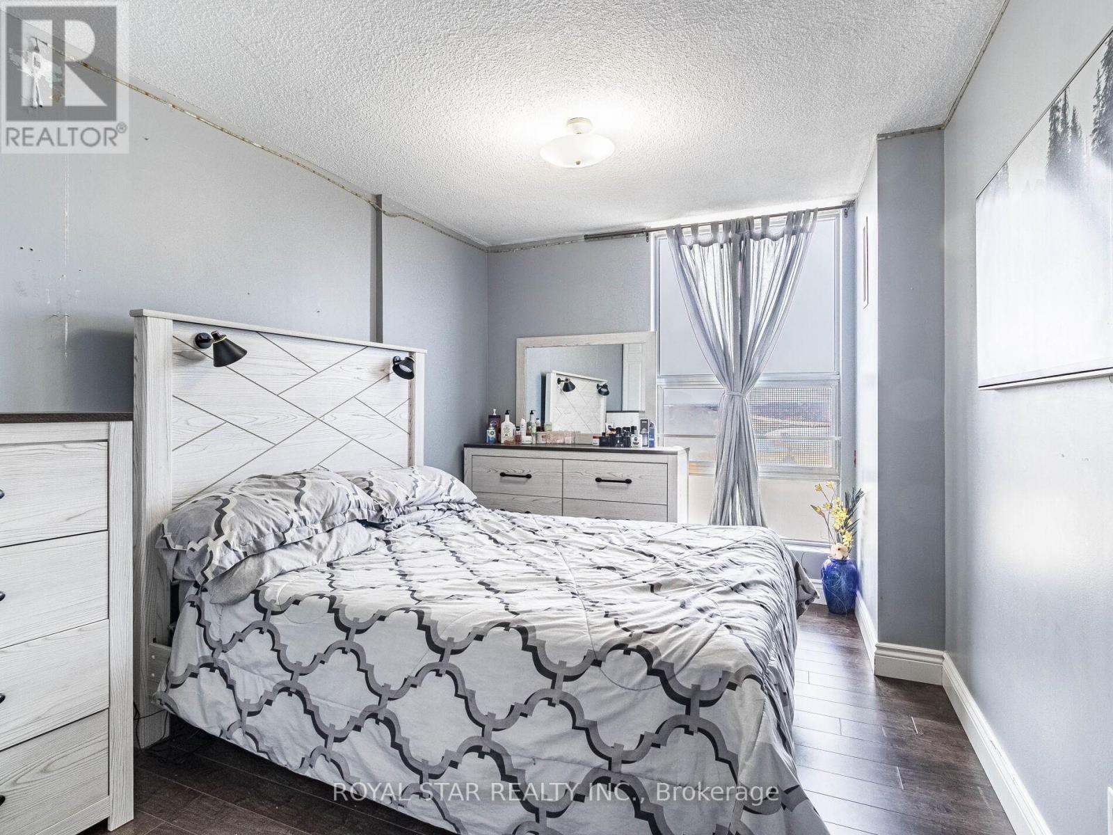 1610 - 25 Kensington Road, Brampton, Ontario  L6T 3W8 - Photo 28 - W12176732