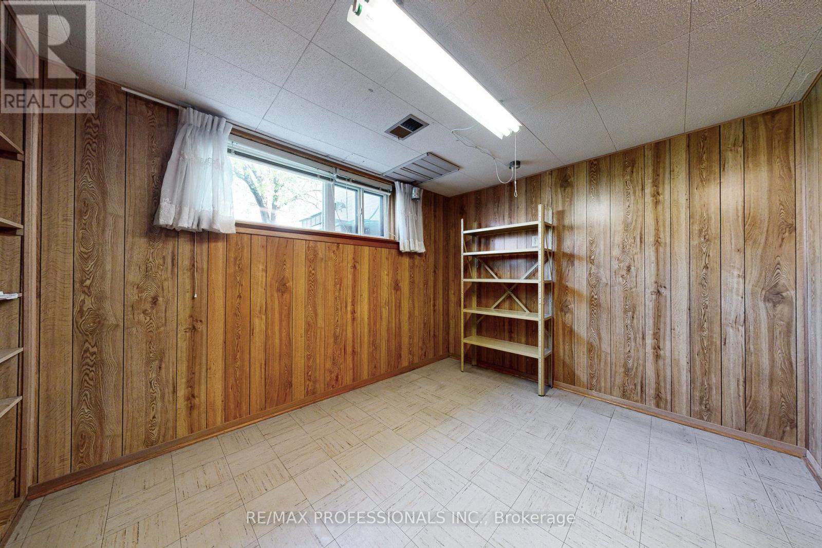 26 Crane Avenue, Toronto (Humber Heights), Ontario  M9P 1V2 - Photo 31 - W12176765