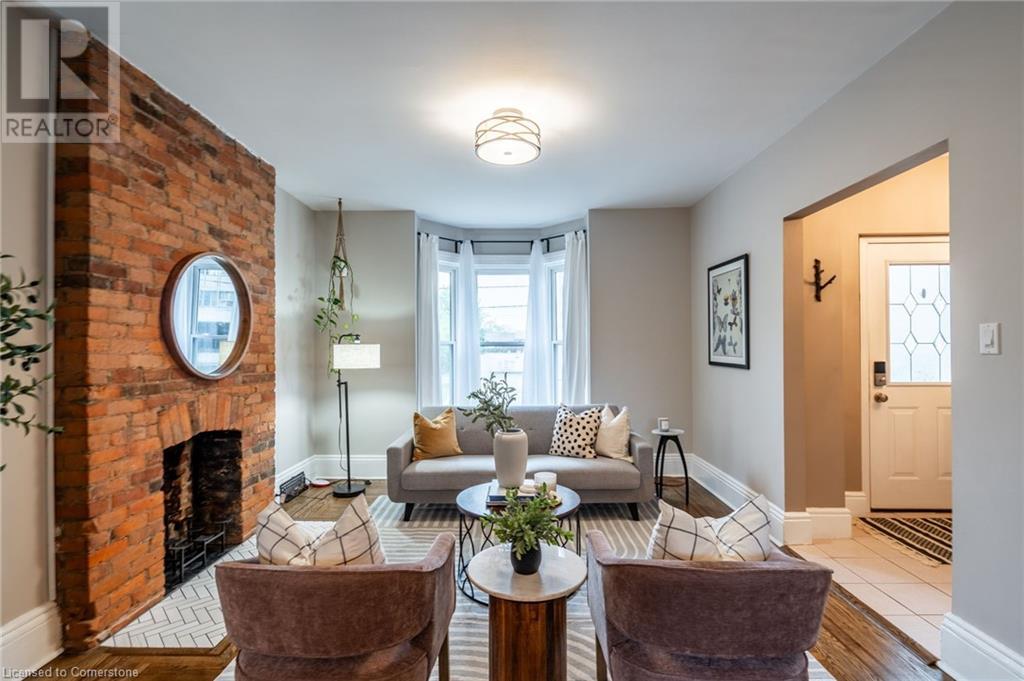 Property at 43 OXFORD Street image 5