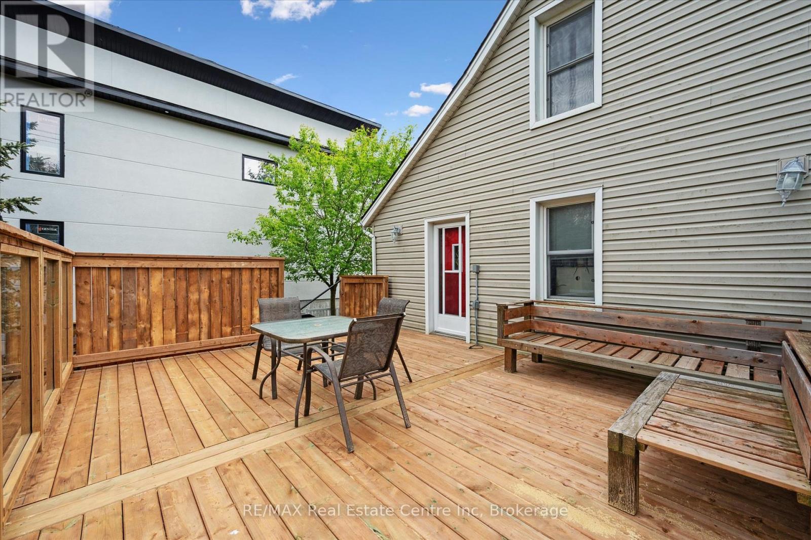 Property at 14 RIVERSIDE DRIVE W image 5