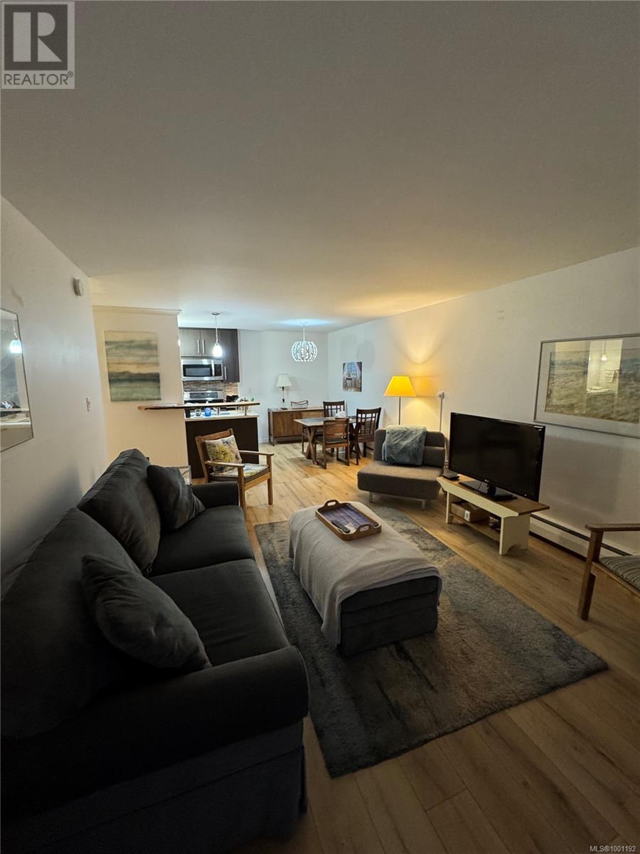 Property at 101 964 Heywood Ave image 3