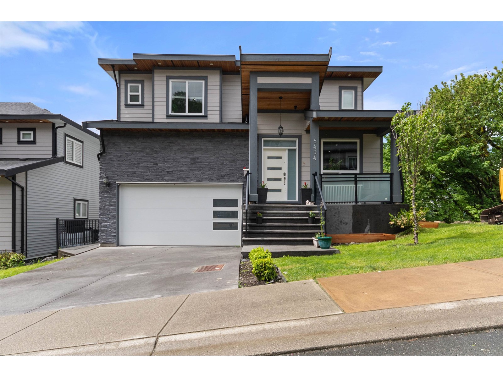 8494 Forest Gate Drive, Eastern Hillsides, Chilliwack, British Columbia  V4Z 0C7 - Photo 2 - R3002294