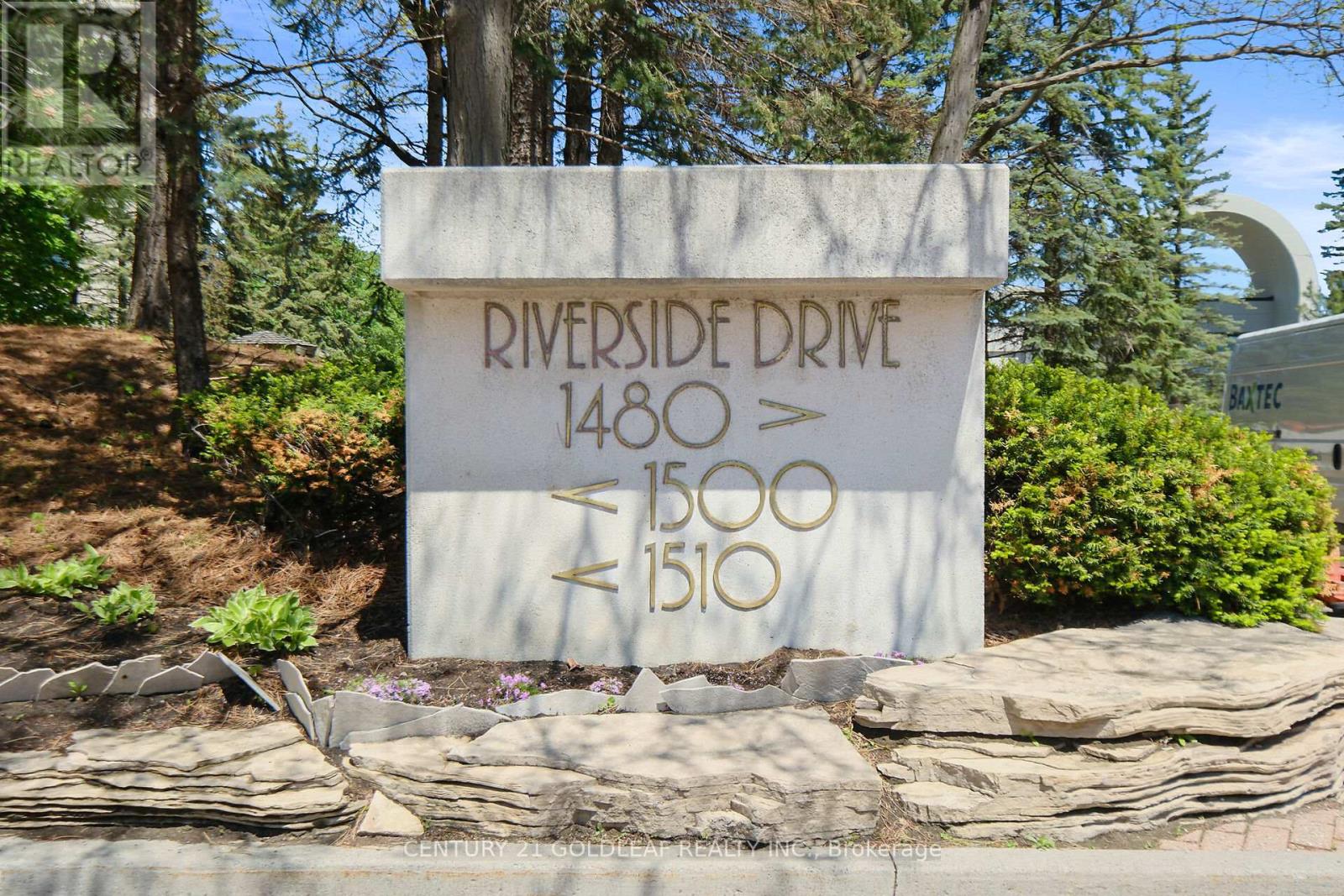 501 - 1500 Riverside Drive N, Ottawa, Ontario  K1G 4J4 - Photo 2 - X12176958