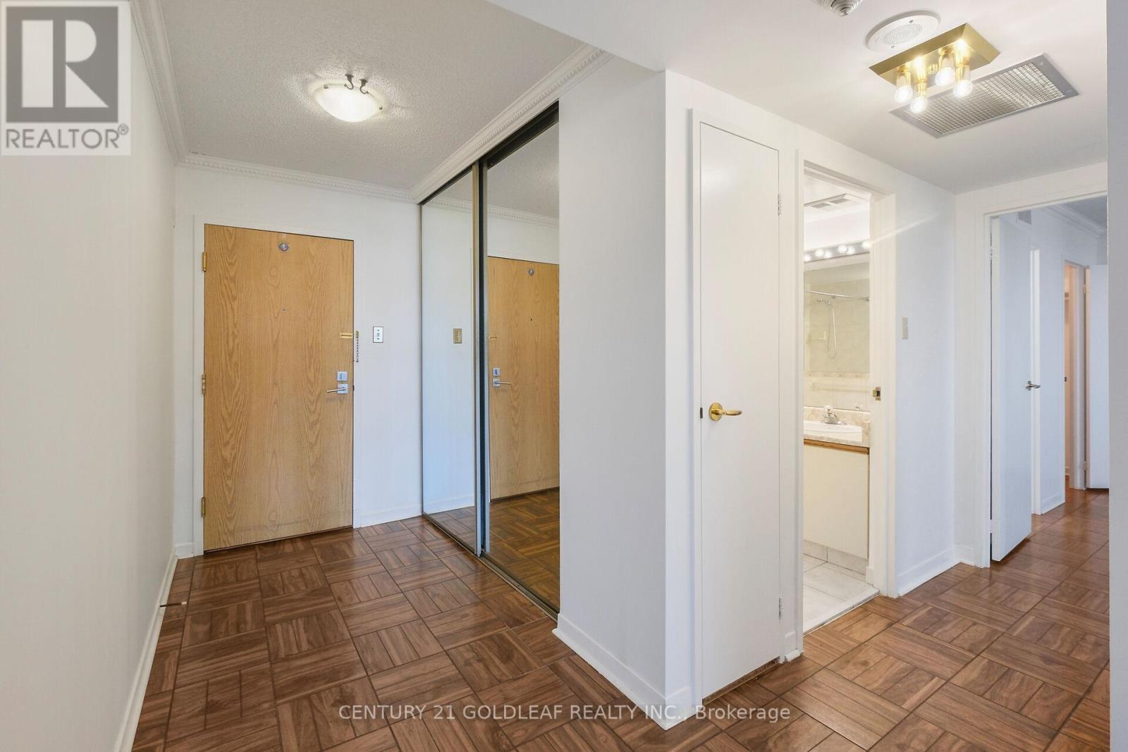 501 - 1500 Riverside Drive N, Ottawa, Ontario  K1G 4J4 - Photo 6 - X12176958