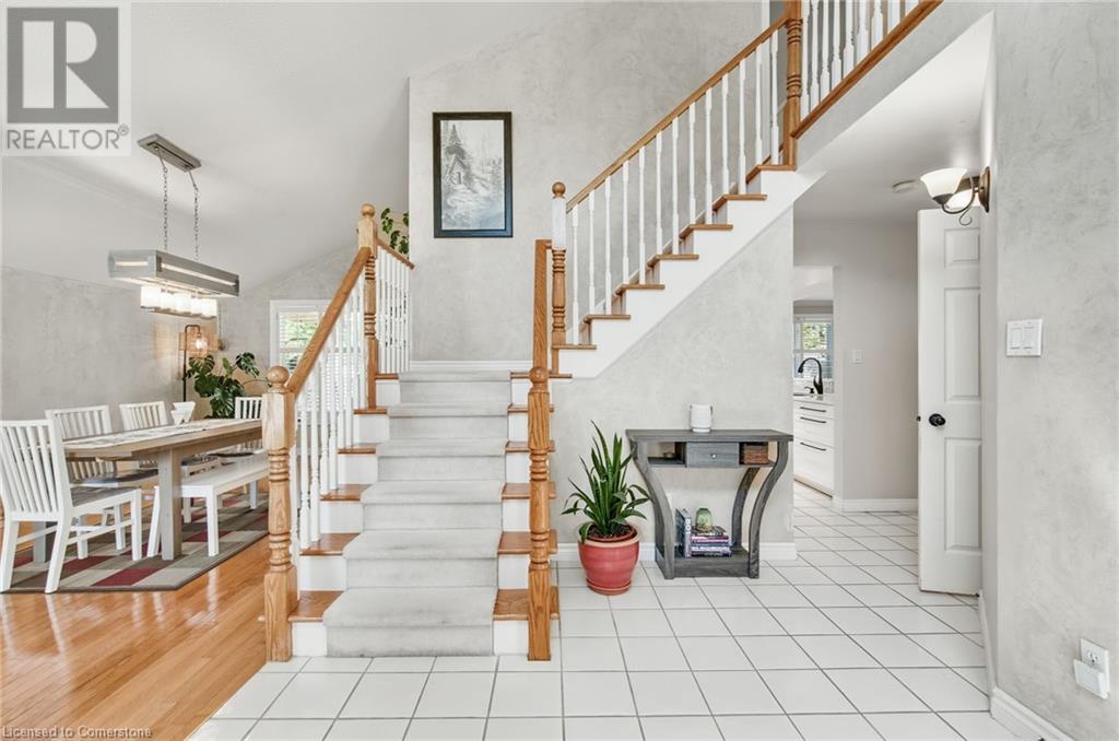Property at 205 PORTAGE Lane image 4