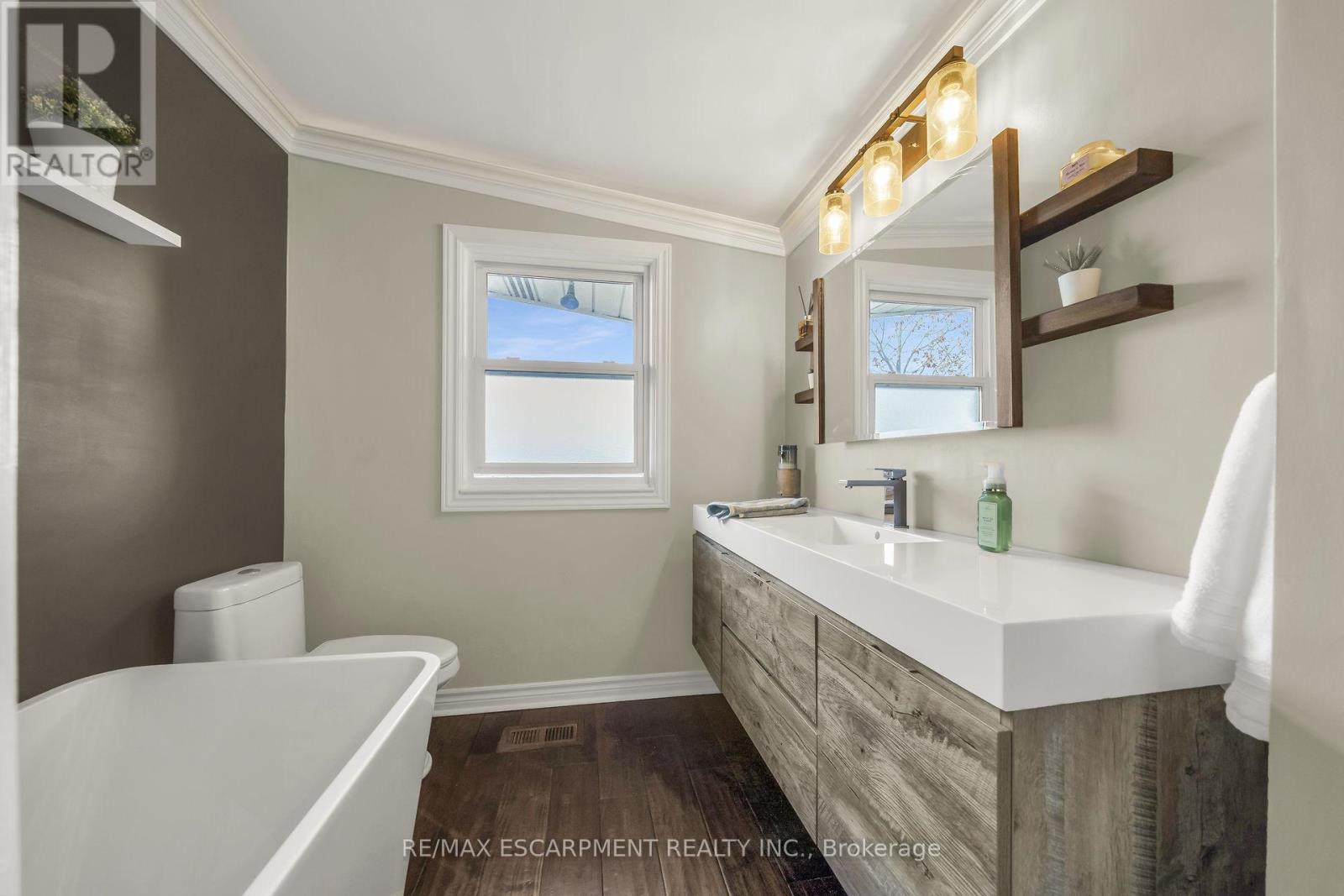 418 Mountain Brow Boulevard, Hamilton, Ontario  L8T 1A7 - Photo 20 - X12145823