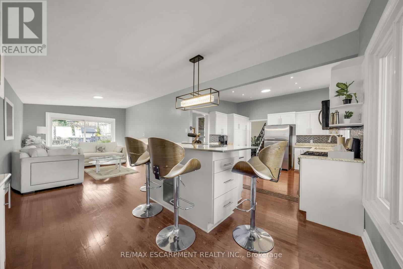 418 Mountain Brow Boulevard, Hamilton, Ontario  L8T 1A7 - Photo 13 - X12145823