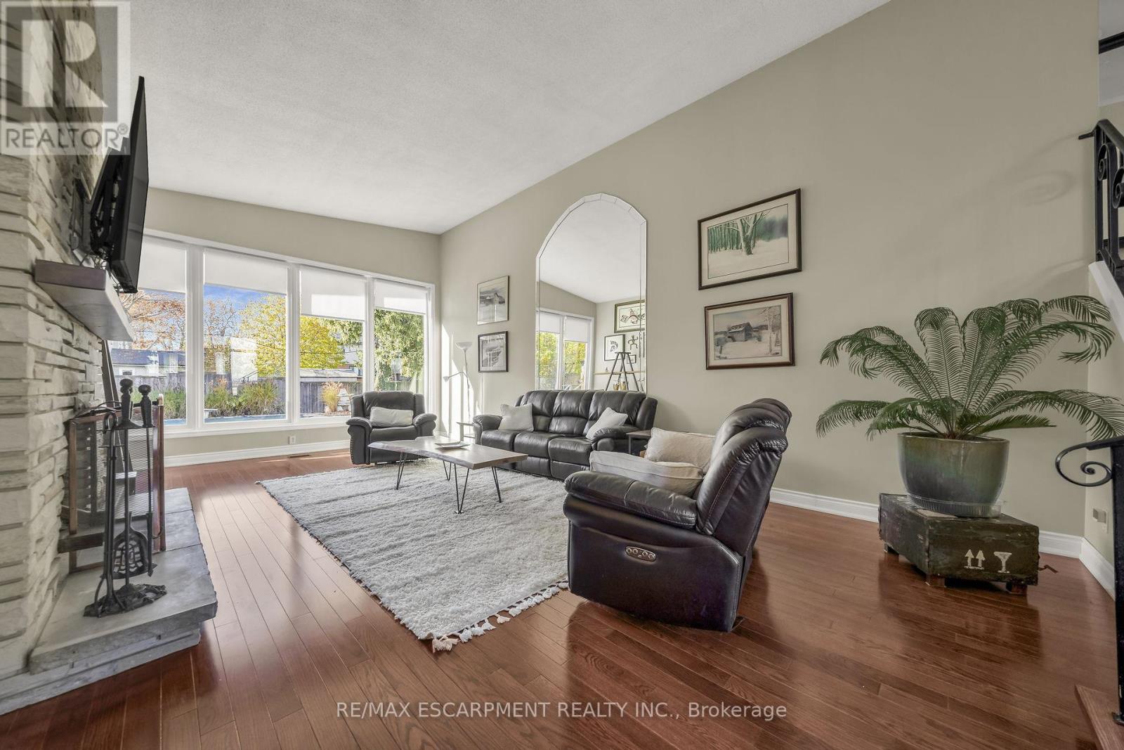 418 Mountain Brow Boulevard, Hamilton, Ontario  L8T 1A7 - Photo 7 - X12145823