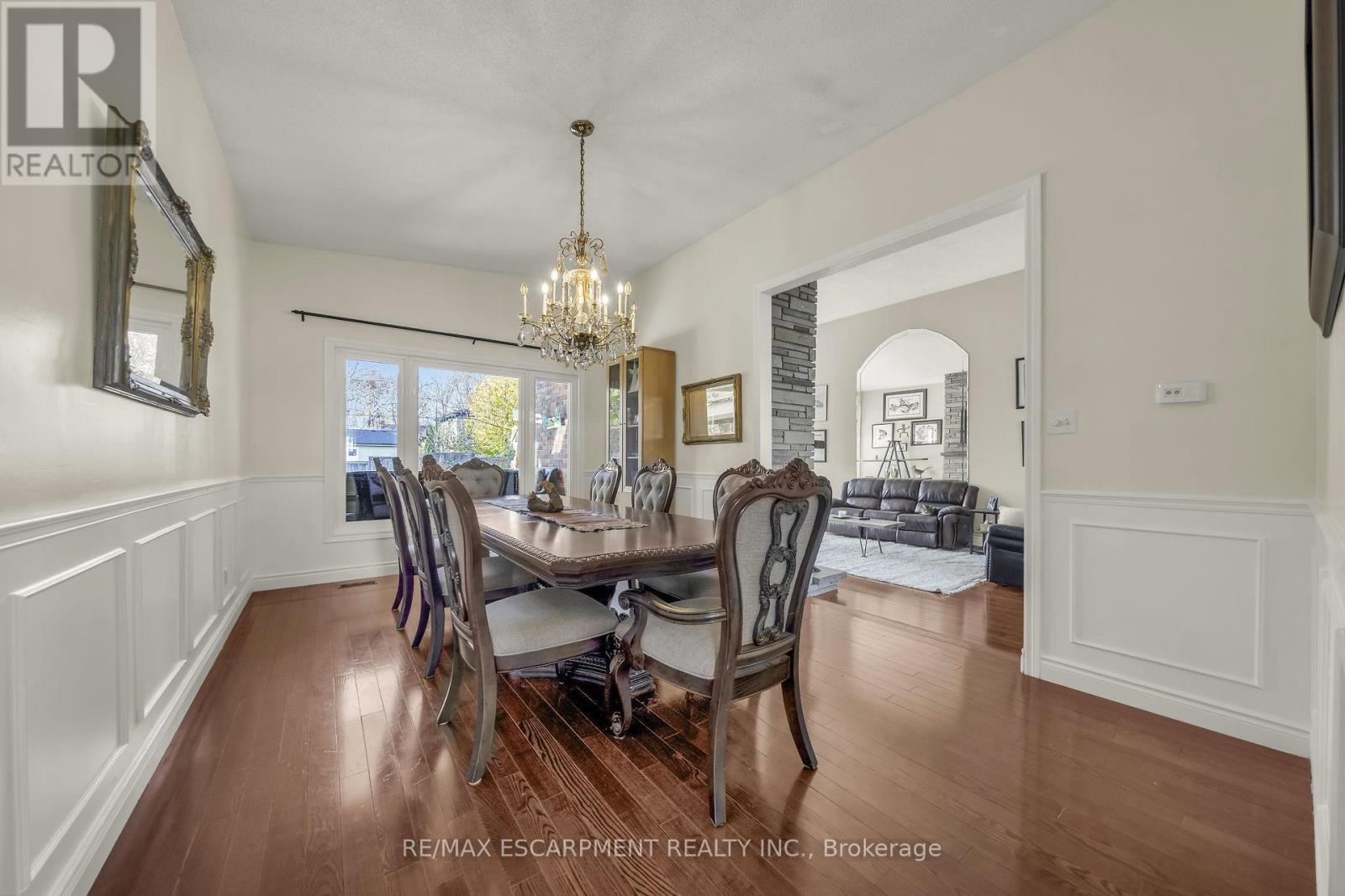 418 Mountain Brow Boulevard, Hamilton, Ontario  L8T 1A7 - Photo 11 - X12145823