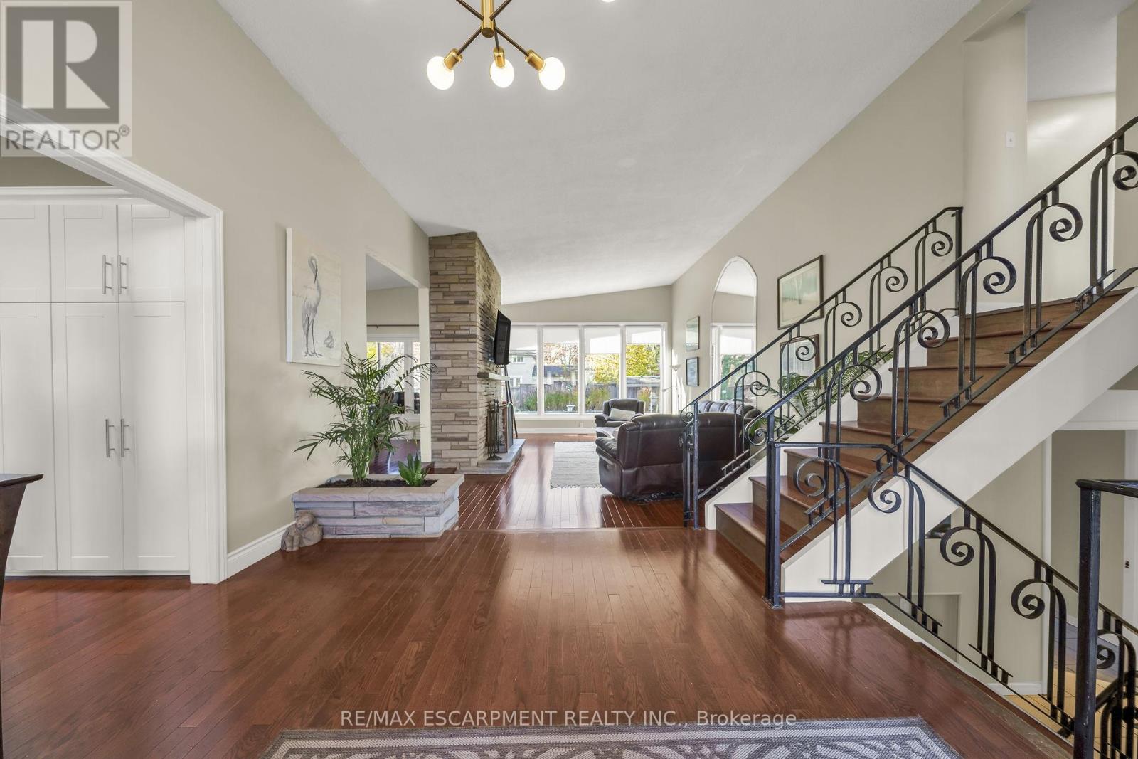 418 Mountain Brow Boulevard, Hamilton, Ontario  L8T 1A7 - Photo 6 - X12145823