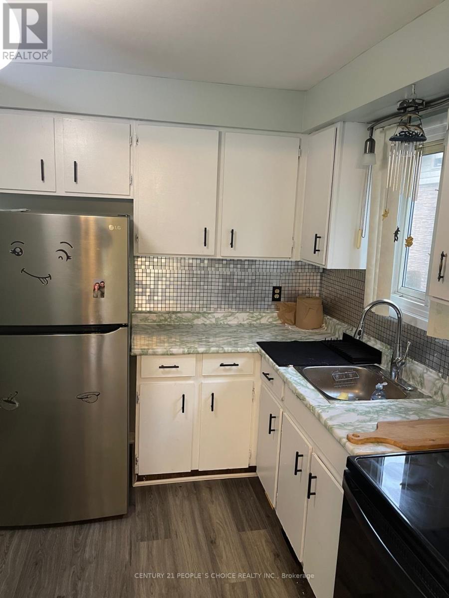 34 Acton Crescent, London South (South Y), Ontario  N6E 1W5 - Photo 4 - X12174142