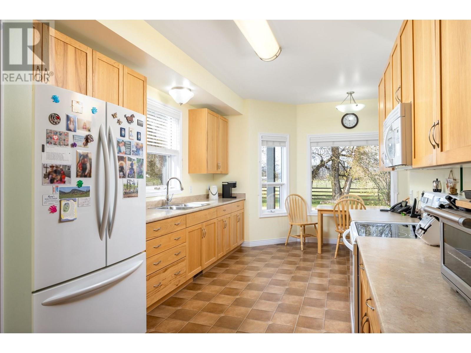9050 Kalamalka Road, Coldstream, British Columbia  V1B 3C3 - Photo 8 - 10343866