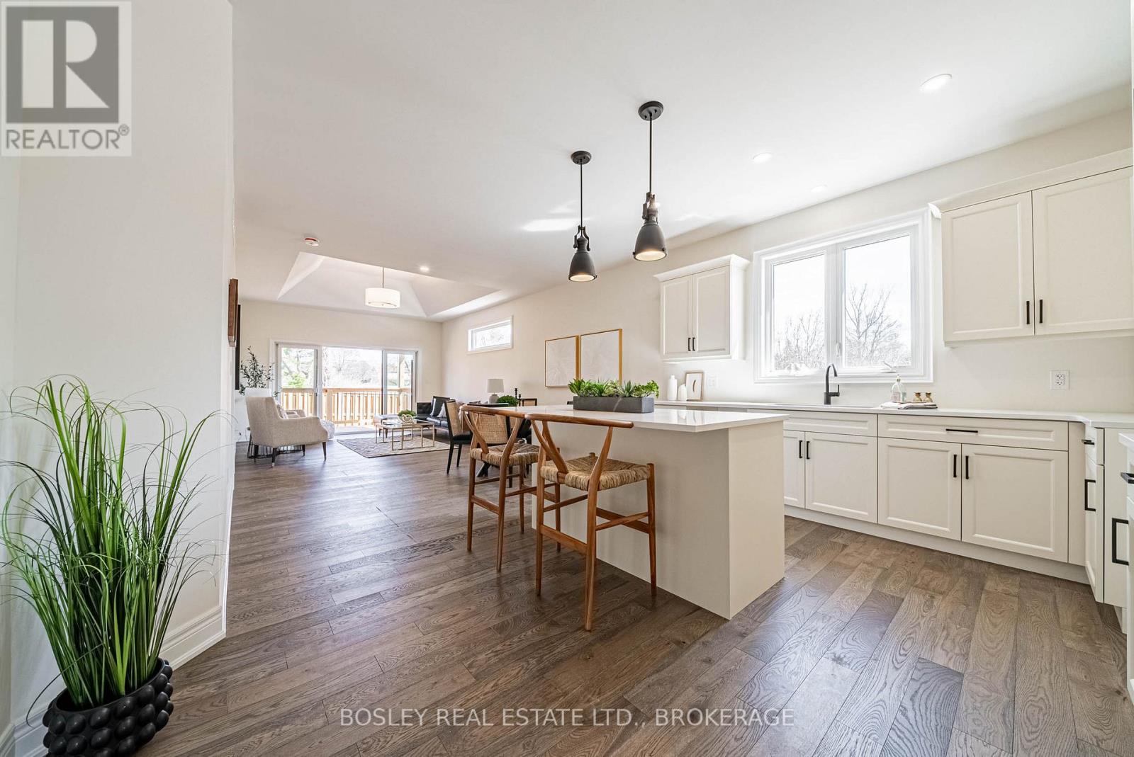 512 Royal Ridge Drive, Fort Erie, Ontario  L0S 1N0 - Photo 6 - X12154202
