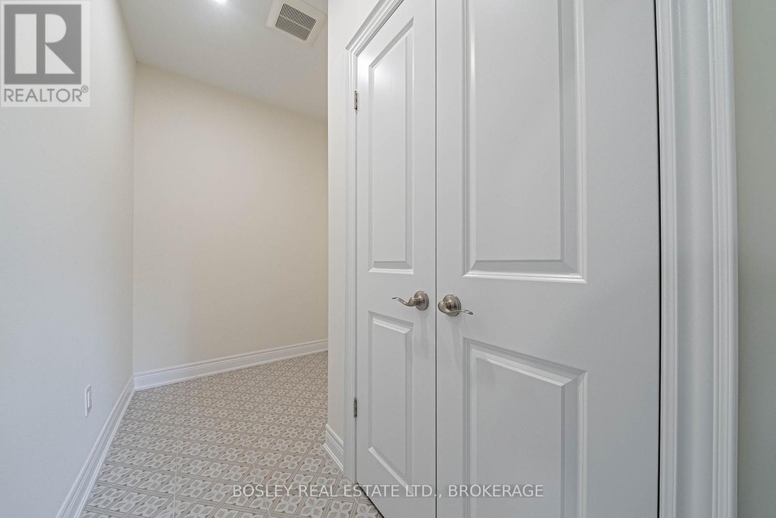 512 Royal Ridge Drive, Fort Erie, Ontario  L0S 1N0 - Photo 29 - X12154202