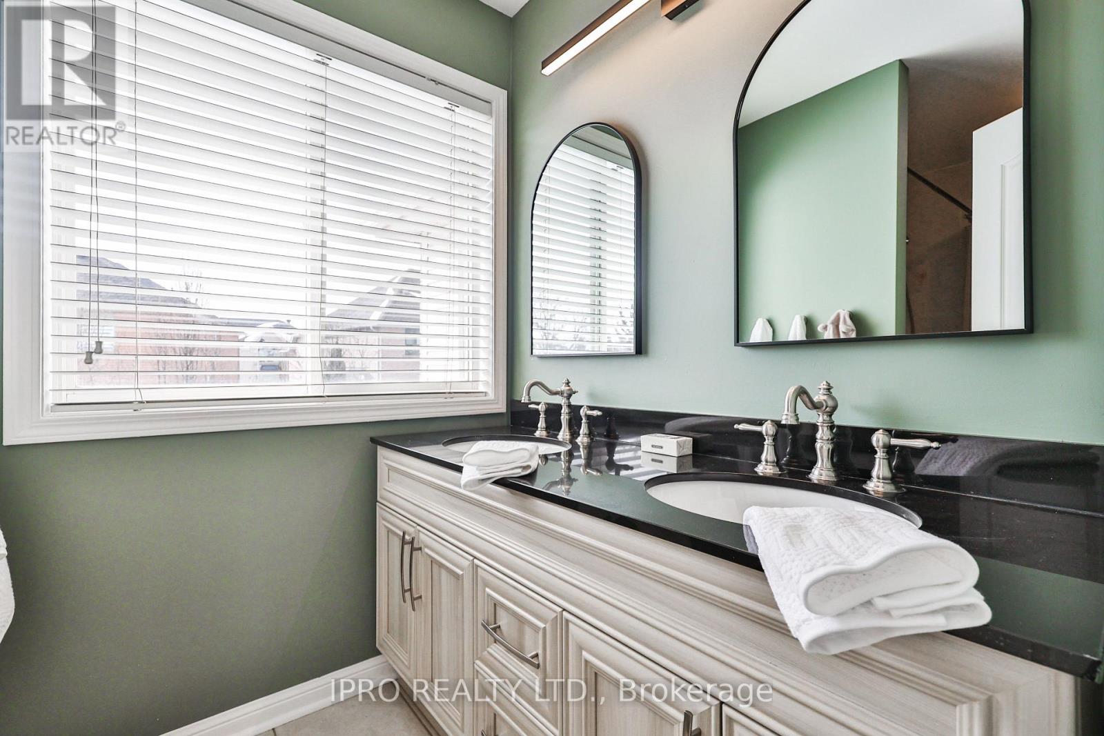 2384 Proudfoot Trail, Oakville, Ontario  L6M 3Y1 - Photo 35 - W12161246
