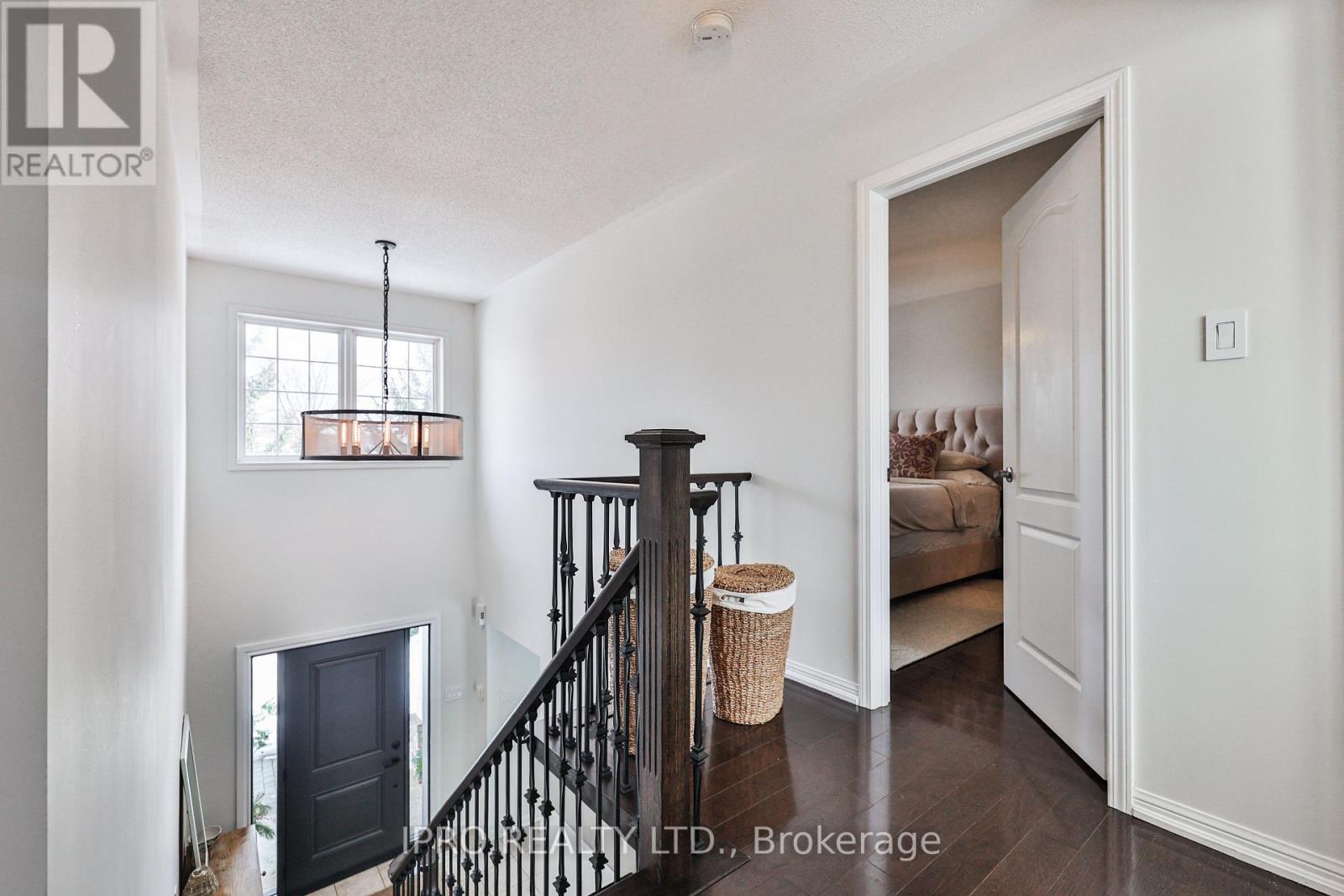 2384 Proudfoot Trail, Oakville, Ontario  L6M 3Y1 - Photo 32 - W12161246