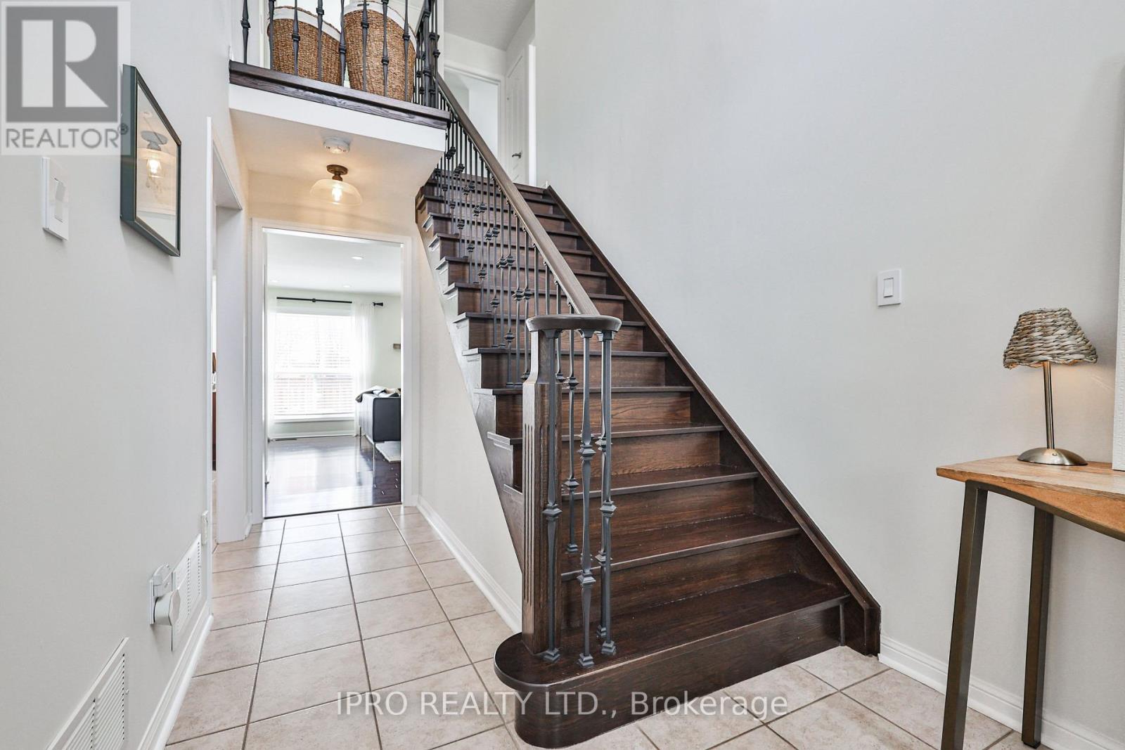 2384 Proudfoot Trail, Oakville, Ontario  L6M 3Y1 - Photo 7 - W12161246