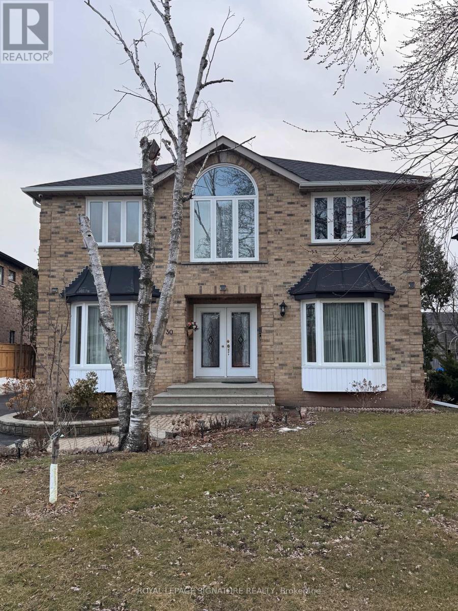 LOWER - 1030 KENT AVENUE, Oakville, Ontario