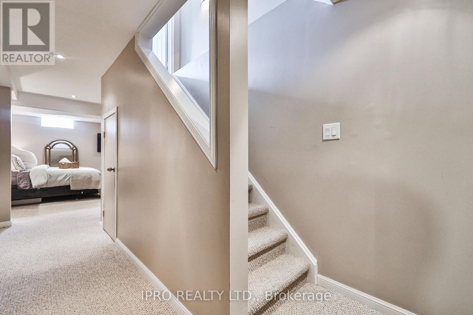 2384 Proudfoot Trail, Oakville, Ontario  L6M 3Y1 - Photo 24 - W12161246