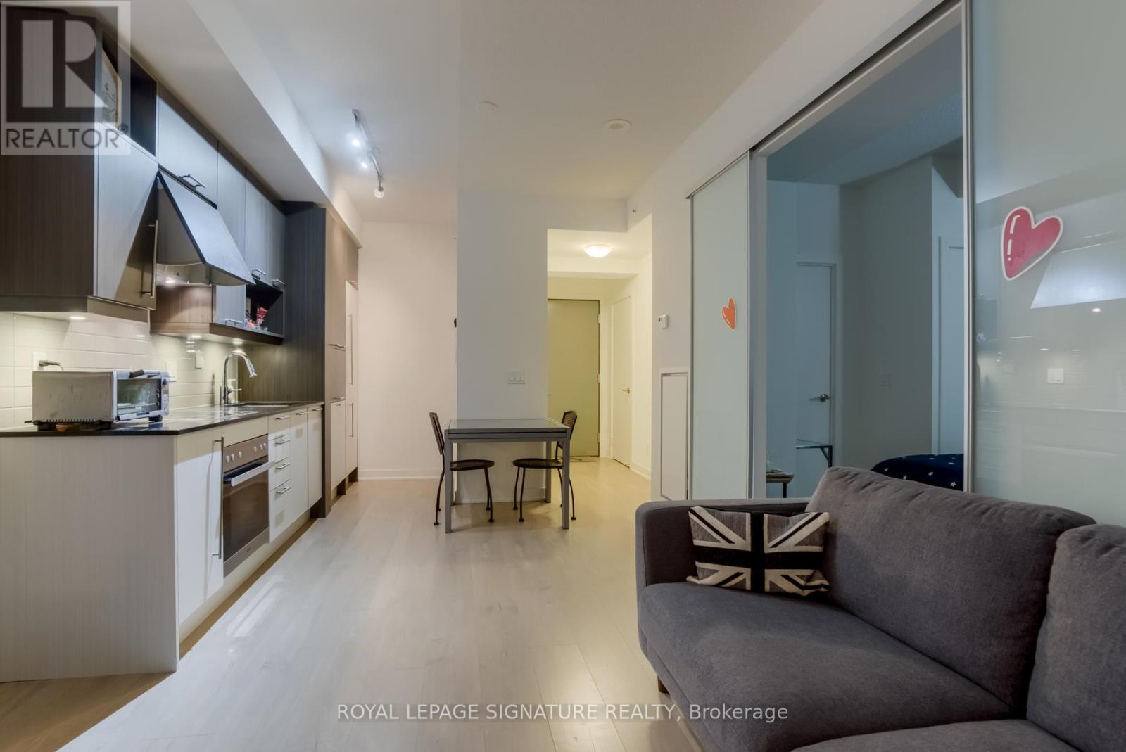 3003 - 30 Nelson Street, Toronto, Ontario  M5V 0H5 - Photo 12 - C12176806