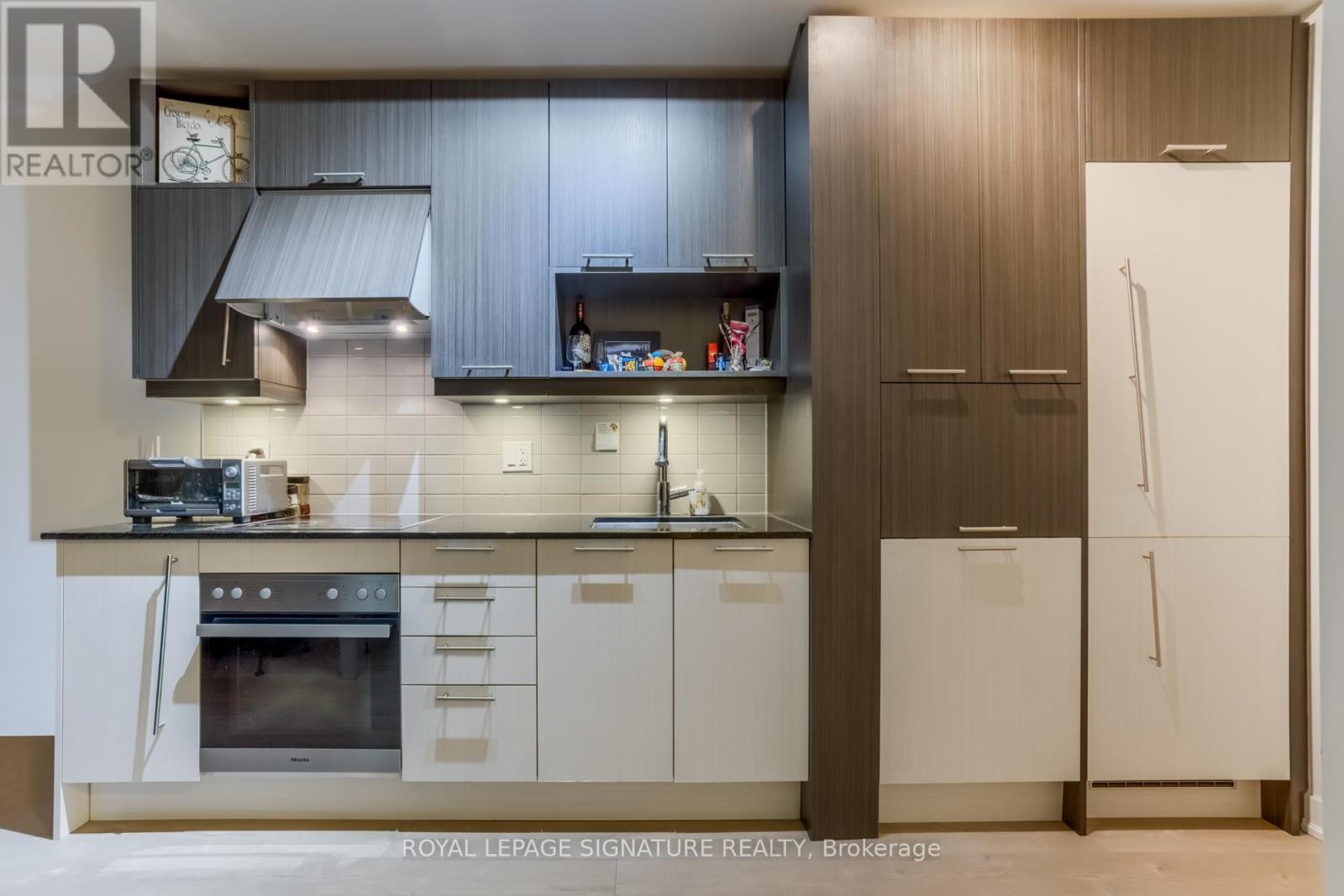 3003 - 30 Nelson Street, Toronto, Ontario  M5V 0H5 - Photo 15 - C12176806