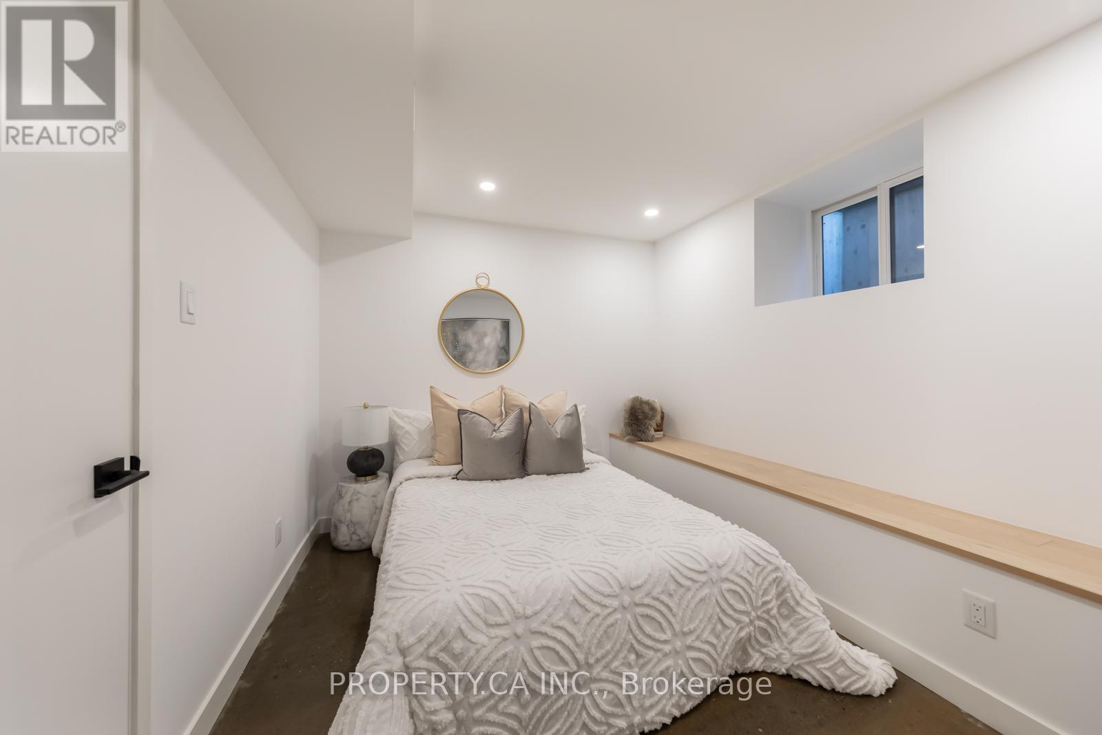 Lower - 33 Beaconsfield Avenue, Toronto, Ontario  M6J 3J1 - Photo 14 - C12176818