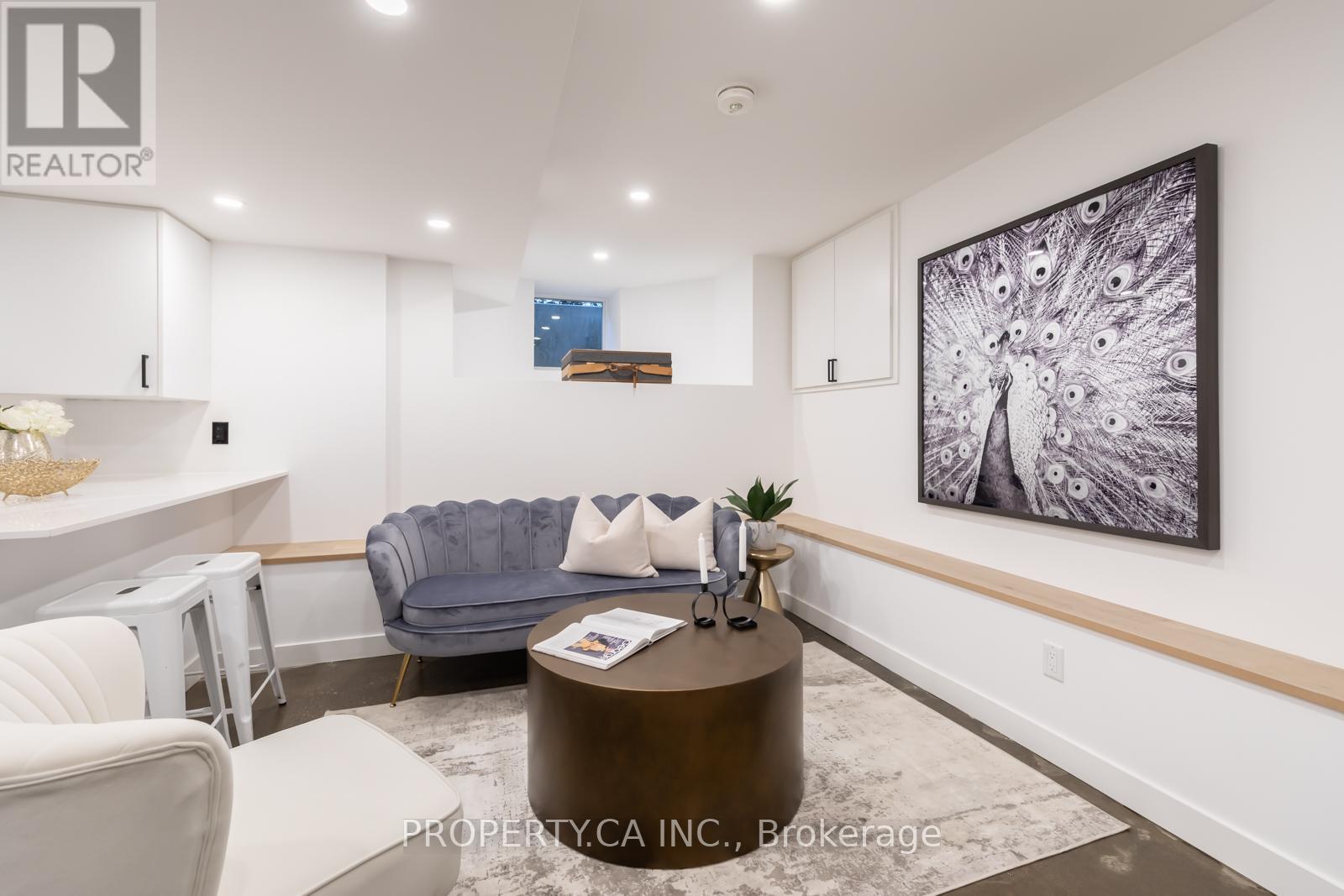 Lower - 33 Beaconsfield Avenue, Toronto, Ontario  M6J 3J1 - Photo 4 - C12176818