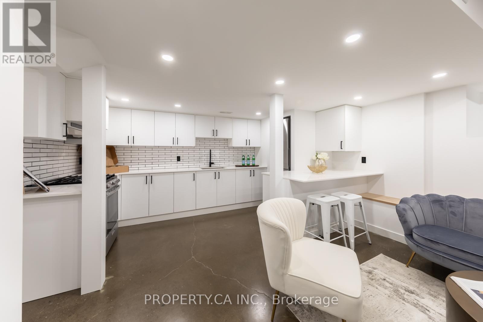 Lower - 33 Beaconsfield Avenue, Toronto, Ontario  M6J 3J1 - Photo 7 - C12176818
