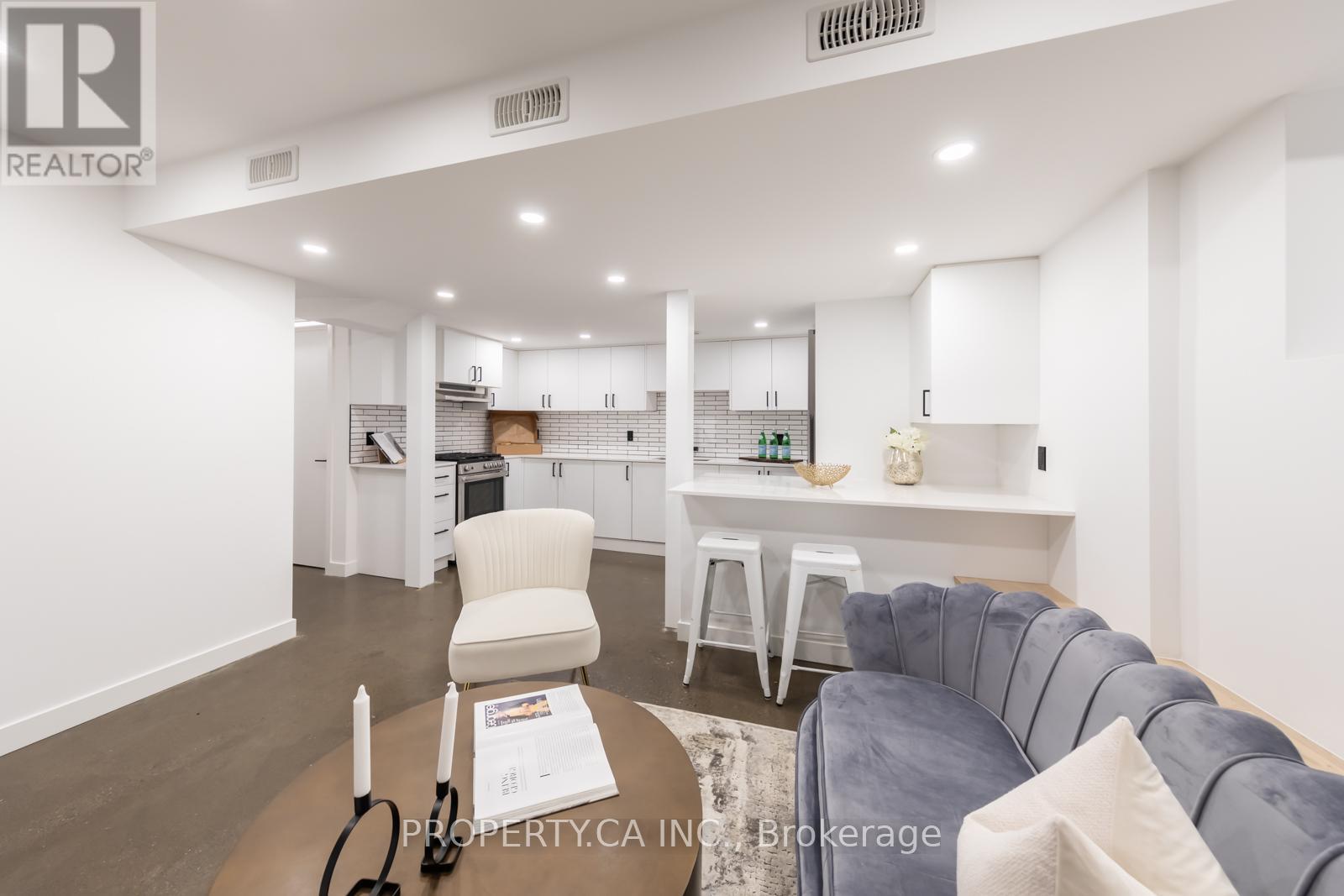Lower - 33 Beaconsfield Avenue, Toronto, Ontario  M6J 3J1 - Photo 8 - C12176818